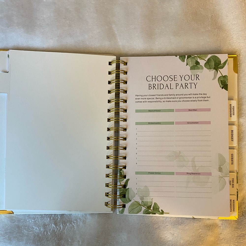Comprehensive Wedding Planner Book - Picture 3 of 6